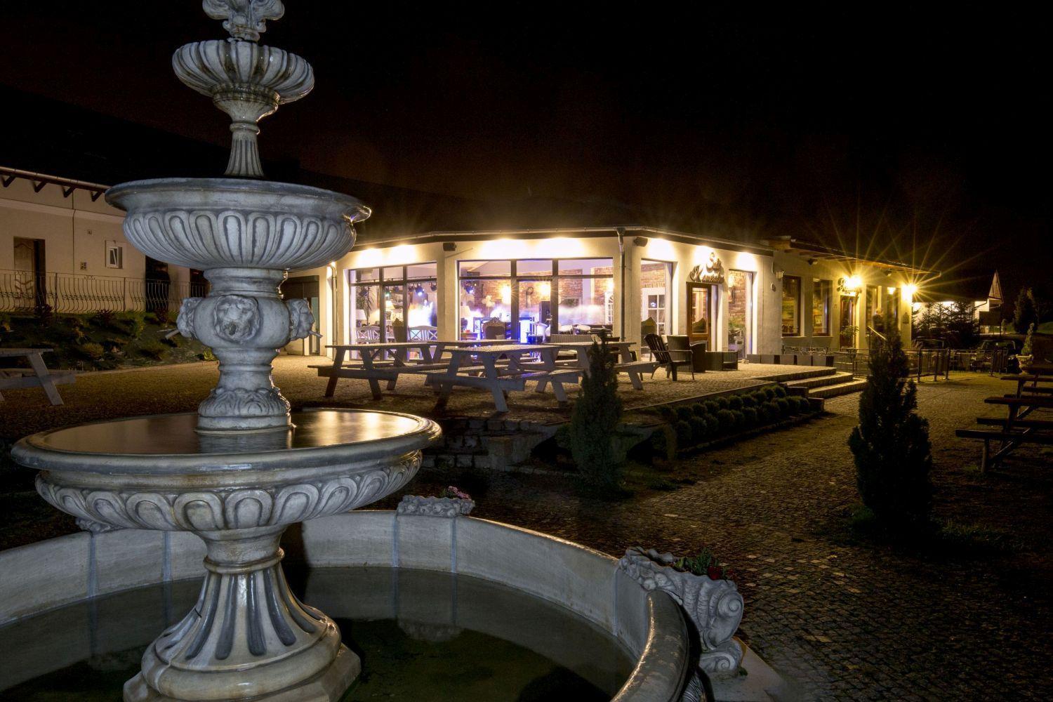 Forteca, Pokoje Goscinne Nad Stawem Dzierzoniow Exterior photo